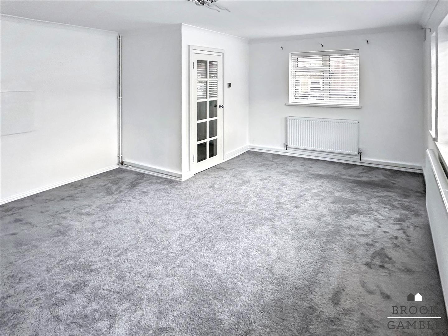 3 Bedroom House - End Terrace. Avard Crescent in Eastbourne, East Sussex 2